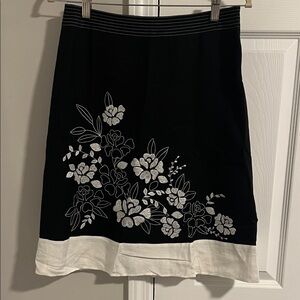 Ann Taylor Black and White Floral A-Line Skirt